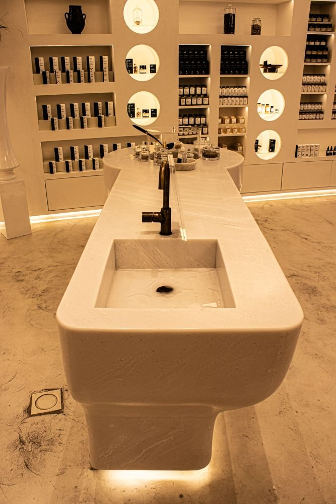 Stunning White Corian Kitchen Designs For Modern Homes