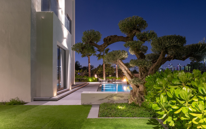 How To Illuminate A Driveway Like A Five-Star Resort